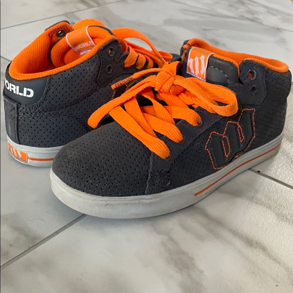 World Industries Skate Shoes boys size 3